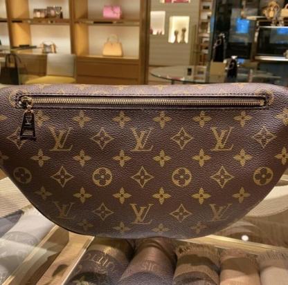 【お洒落で機能的】★LOUIS VUITTON★ショルダーバック